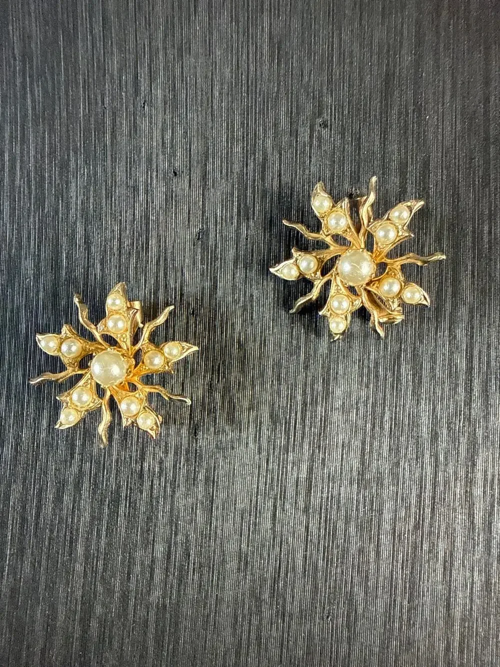 Vintage Goldtone Pearl small Brooch Set 2pc